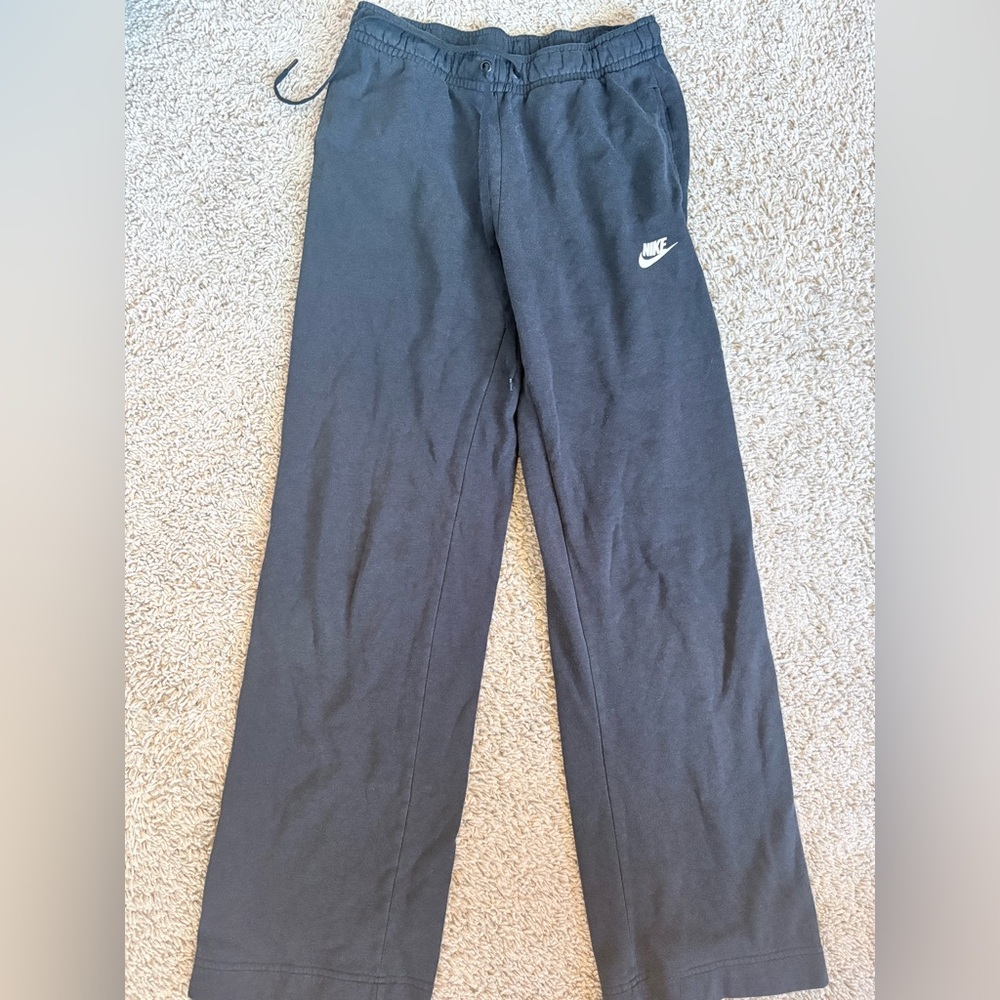 Nike Women’s Classic Black Sweatpants with Logo